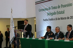 Badillo Aguilar es licenciado en Derecho por la Universidad Aut&oacute;noma de Nuevo Le&oacute;n, y maestro en procuraci&oacute;n de justicia y litigaci&oacute;n oral por la Universidad Lasalle Baj&iacute;o