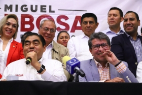 Ricardo Monreal reitera amistad y acompa&ntilde;amiento, &ldquo;admiramos al candidato Barbosa por su actitud"