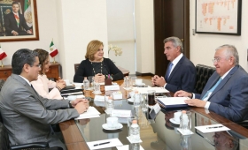 En el encuentro participaron el Secretario de Finanzas y Administraci&oacute;n del estado, Ra&uacute;l S&aacute;nchez Kobashi y funcionarios federales