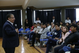 Al llegar al gobierno del estado se dedicar&aacute; a generar un entorno de certidumbre laboral
