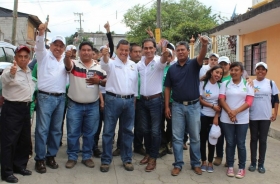 Visit&oacute; la comunidad de Cuacuila