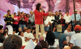 Escuelas dignas para todos ofrece Blanca Alcal&aacute;