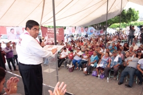 Los convoc&oacute; a que no se dejen tentar por la d&aacute;diva, hay que salir a votar y defender el voto