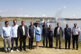 Se utilizar&aacute;n tres embarcaciones especializadas dotadas de un sistema de oxidaci&oacute;n avanzada y recuperaci&oacute;n del lirio acu&aacute;tico