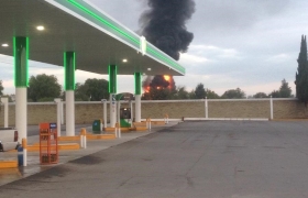Al interior se consumi&oacute; una pipa cargada con combustible   
