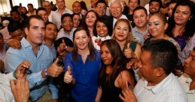Inst&oacute; a los asistentes a no bajar la guardia, a poner en alto el nombre del partido 