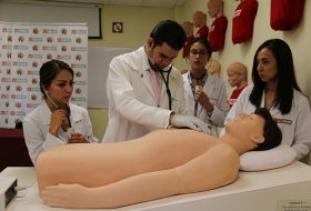 Presentan equipos m&eacute;dicos
