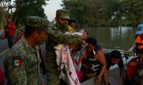 Contagios de #COVID19 en Tabasco podr&iacute;an aumentar tras inundaciones
