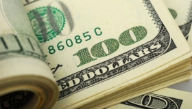 El d&oacute;lar cotiz&oacute; en 20.45 a la venta y en 19.60