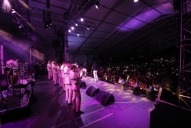 Finalmente, en el palenque, el cantante mexicano Pepe Aguilar cerr&oacute; las actividades con un rom&aacute;ntico concierto que cautiv&oacute; a los presentes