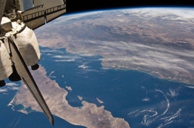 Fotograf&iacute;a desde la estaci&oacute;n espacial con una bandera de M&eacute;xico