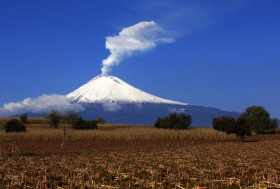Cient&iacute;ficos de la UNAM estudiar&aacute;n al Popocat&eacute;petl
