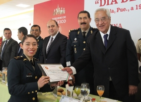 Reconoci&oacute; el trabajo y compromiso de las fuerzas armadas 