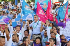 Tony Gali se compromete con los ca&ntilde;eros de la Mixteca