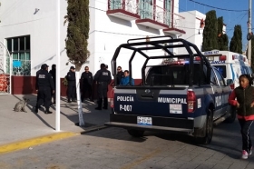 Tambi&eacute;n laboran en condiciones adversas 