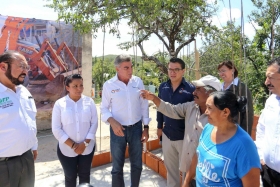 Supervisa la reparaci&oacute;n de la primaria Benito Ju&aacute;rez