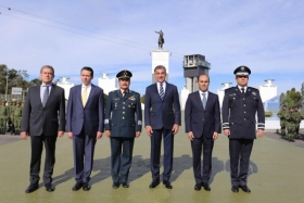 En compa&ntilde;&iacute;a del titular de la Secretar&iacute;a General de Gobierno, Di&oacute;doro Carrasco; el comandante de la 25 Zona Militar, Ra&uacute;l G&aacute;mez