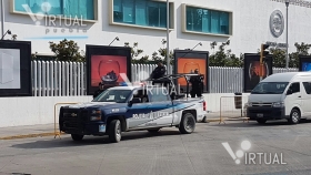 Polic&iacute;as detenidos 