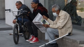 Adultos mayores recibir&aacute;n pensi&oacute;n de 6 mil pesos a los 65 a&ntilde;os