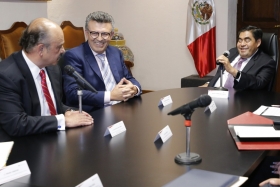 El titular del Ejecutivo se reuni&oacute; con directivos de Microsoft M&eacute;xico.