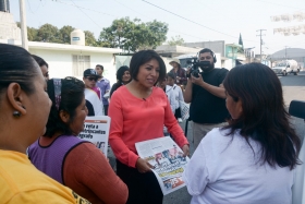 Roxana Luna garantiza servicios p&uacute;blicos en la colonia Miguel Xonacatepec