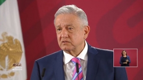 Miguel Barbosa es el primer gobernador en aceptar el programa &ldquo;La Escuela es Nuestra&rdquo;