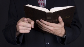 Pastor acusado de violaci&oacute;n