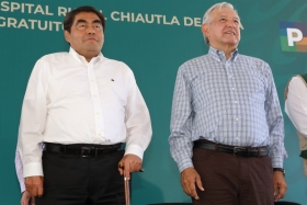 L&oacute;pez Obrador recorri&oacute; el Hospital Rural IMSS de Chiautla de Tapia