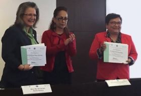Acad&eacute;mica UDLAP presenta libro con SECTUR