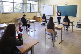 Maestros, fuente de contagios de #COVID19 en escuelas, seg&uacute;n estudio