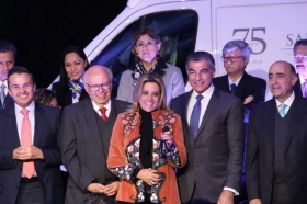 El secretario federal entreg&oacute; ambulancias a gobiernos estatales 