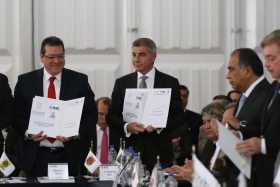 Record&oacute; que con el programa de Blindaje Electoral se regular&aacute; el uso de propaganda gubernamental