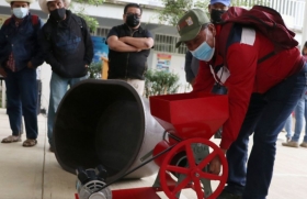Entrega SDR apoyos para el campo en Eloxochitl&aacute;n