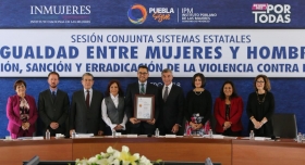 Lorena Cruz reconoci&oacute; al mandatario poblano, por dar prioridad a los temas de igualdad de g&eacute;nero y a la seguridad de las f&eacute;minas