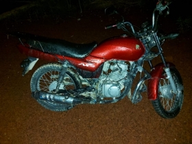 Polic&iacute;as estatales aseguraron motocicleta con reporte de robo