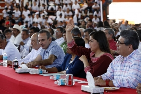 La presidenta municipal estuvo acompa&ntilde;ada por Aquiles C&oacute;rdova Mor&aacute;