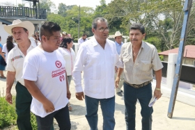 El candidato visit&oacute; Francisco Z. Mena y Pantepec, donde refrend&oacute; sus compromisos con la regi&oacute;n ind&iacute;gena