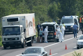 Encuentran refugiados en cami&oacute;n