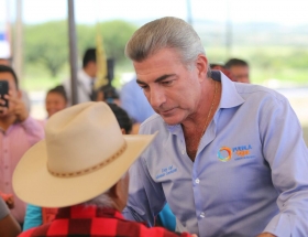 Reiter&oacute; su compromiso de seguir impulsando el desarrollo de los agricultores,
