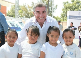  El gobernador Tony Gali reiter&oacute; que seguir&aacute; promoviendo los valores en las instituciones educativas