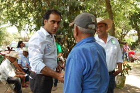 Se comprometi&oacute; a mejorar la vida de productores