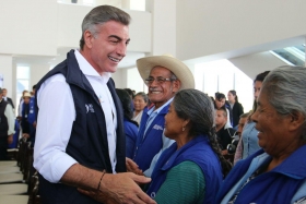Su gobierno impulsar&aacute; acciones que garanticen bienestar de los poblanos que radican en el extranjero