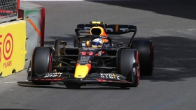 Checo P&eacute;rez mantiene el ritmo en Bak&uacute; y termina segundo en la  pr&aacute;ctica 2