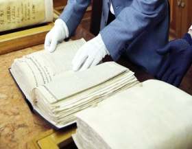 Restauran libros hist&oacute;ricos