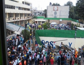 Contin&uacute;an las labores de rescate de ni&ntilde;os atrapados.
