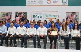 Mikel Arriola y Tony Gali entregaron validez a guarder&iacute;as del IMSS para impartir primer a&ntilde;o de preescolar