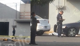 El cuerpo qued&oacute; tendido en la banqueta 
