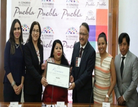 Dr. Rinc&oacute;n Rodr&iacute;guez ha trabajado en temas de salud