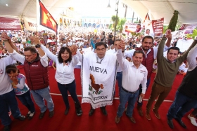 Se reuni&oacute; con simpatizantes y liderazgos en Tlatlauquitepec 
