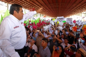 Apertura a todas las corrientes pol&iacute;ticas dispuestas a aportar su trabajo y esfuerzo para transformar a Puebla